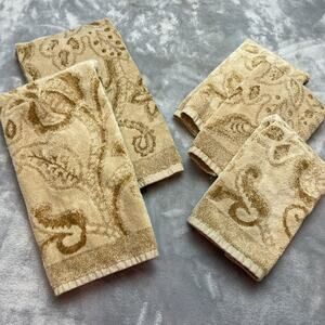 Wellesley Manor Towel 5 Pc Set 2 Hand 3 Fingertip Beige Paisley Floral Brazil